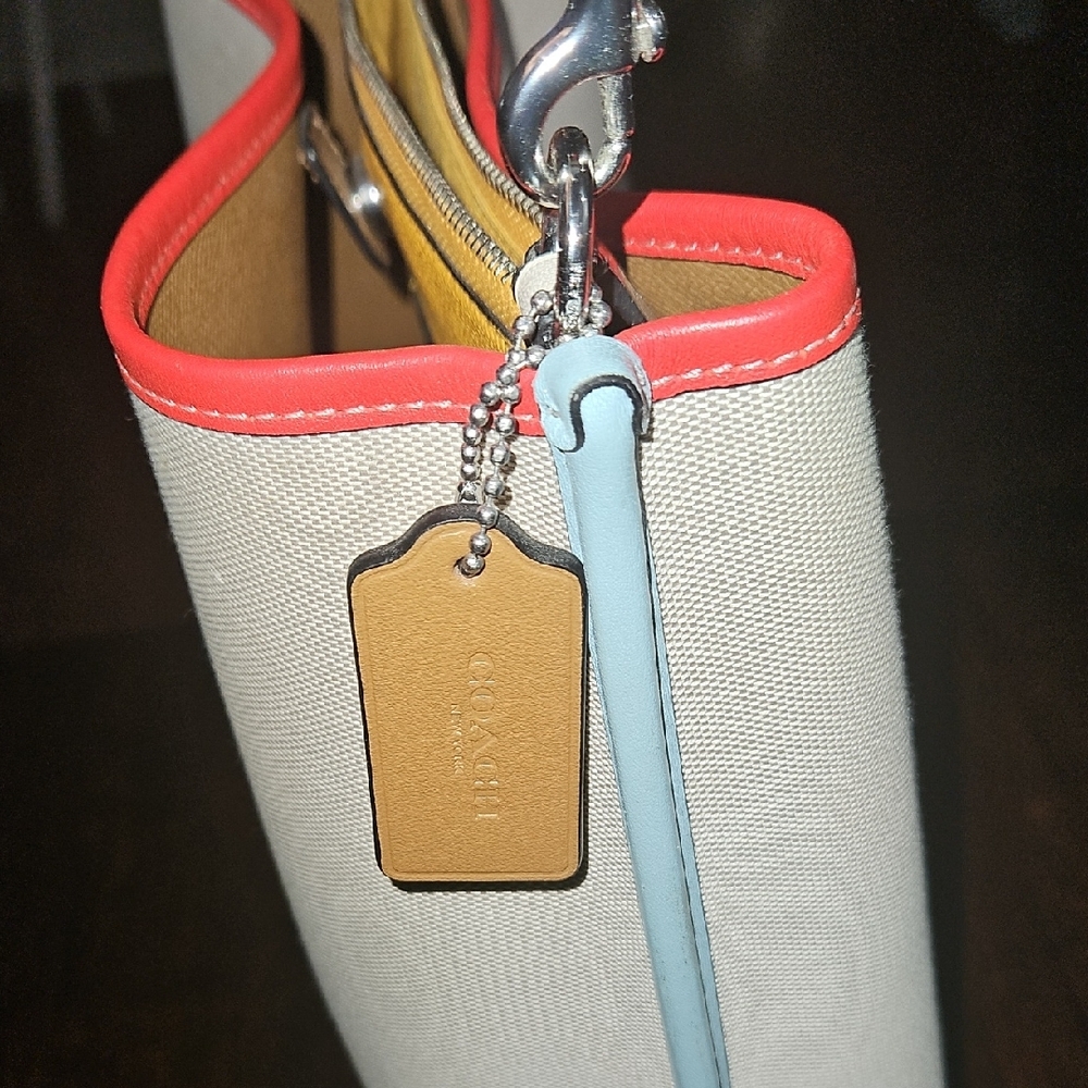 *NEW* COACH Cream and Navy Bag with Red and Light Blue Trim - Picture 7 of 13